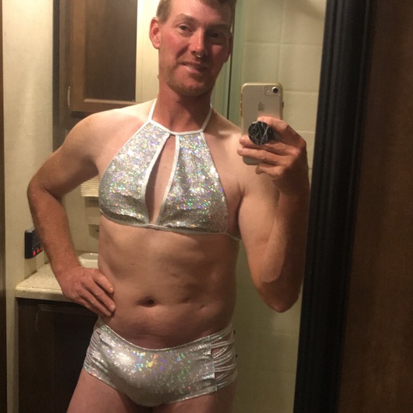 Meet your Posher, Adam - Picture 2 of 8